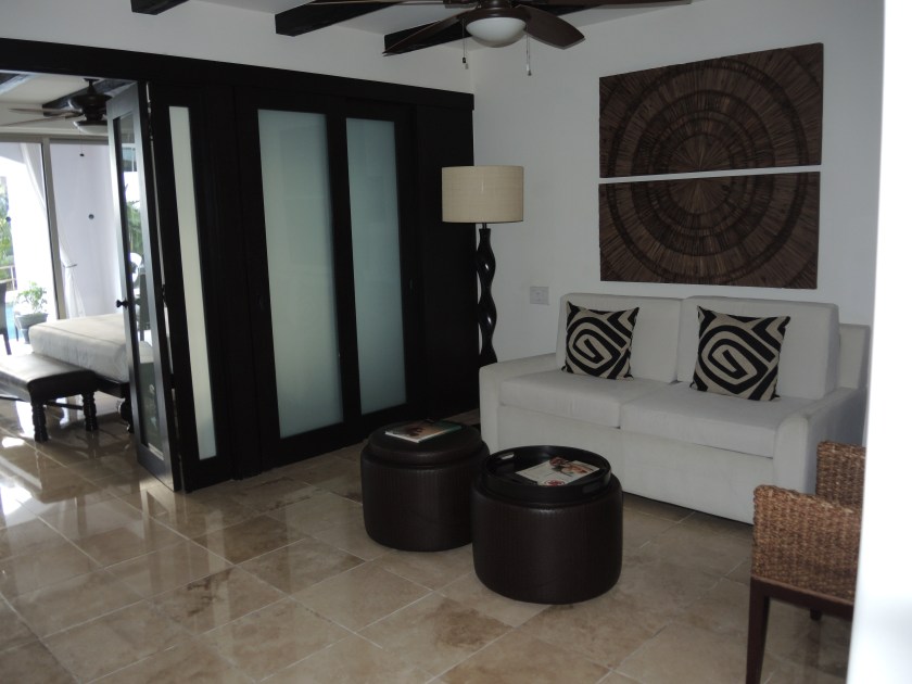 Junior Suite: Living Area