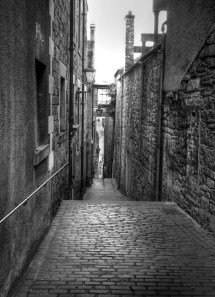 An Edinburgh Alleyway just as the city rose for the day.