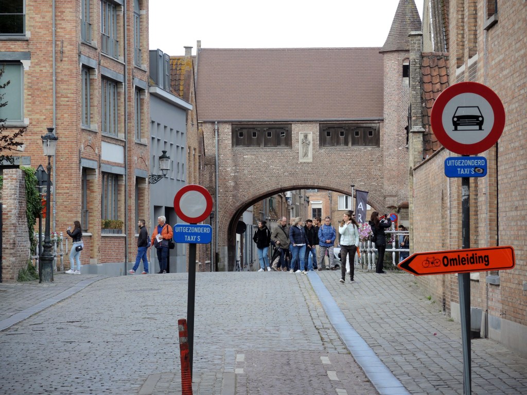 Bruges tourists (Candy Knight's photo)