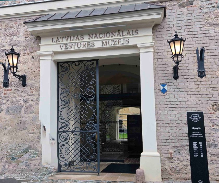 riga castle entrance
